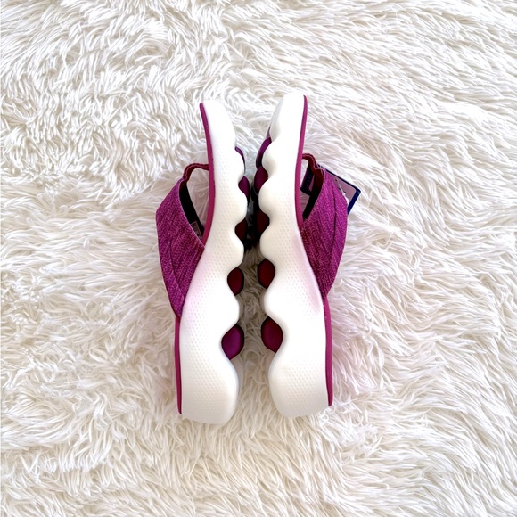 🤍New! Skechers Go Walk Massage Fit Sandals - Picture 7 of 10